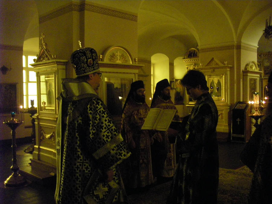 священноархимандрит Коневского монастыря совершил Великое повечерие с чтением канона Андрея Критского