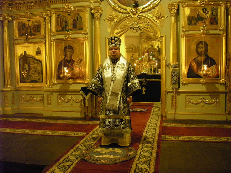 Преосвященнейший Игнатий совершил Божественную литургию в Сретенском храме Коневского Рождество-Богородичного мужского монастыря