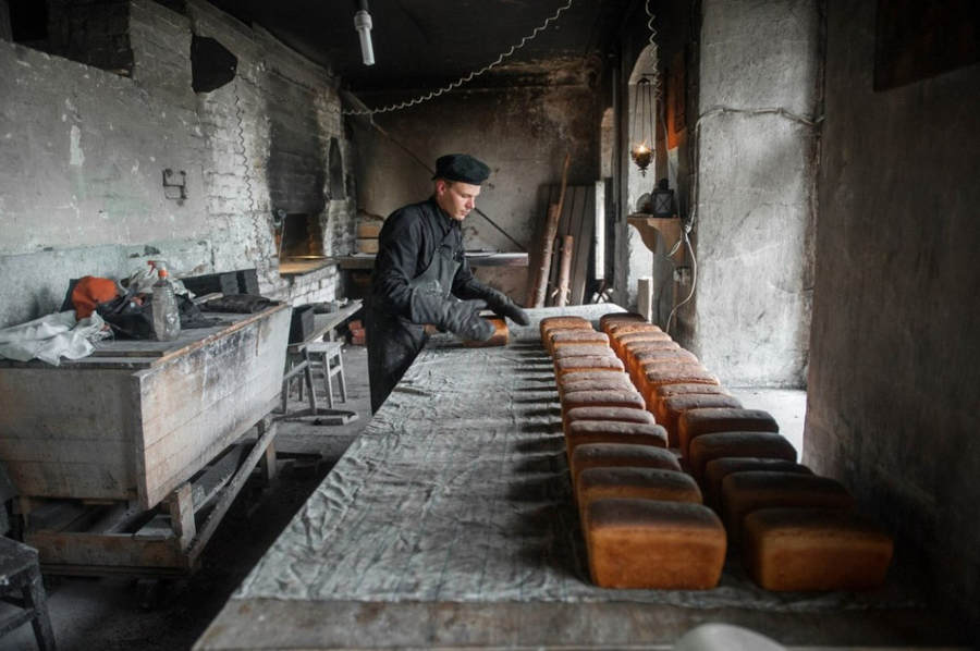Официальная группа «Nikon Россия» опубликовала снимок с Коневца «Хлеб насущный»