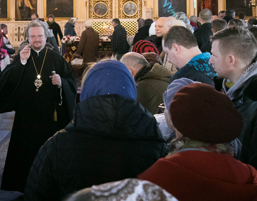 Духовенство и миряне Выборгской епархии искренне поздравляют Преосвященнейшего Игнатия с 45-летием со дня рождения