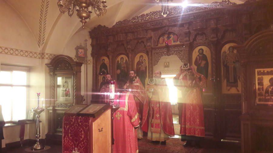 Всенощное бдение и Литургию торжественно совершили в день памяти Георгия Победоносца в Коневской обители