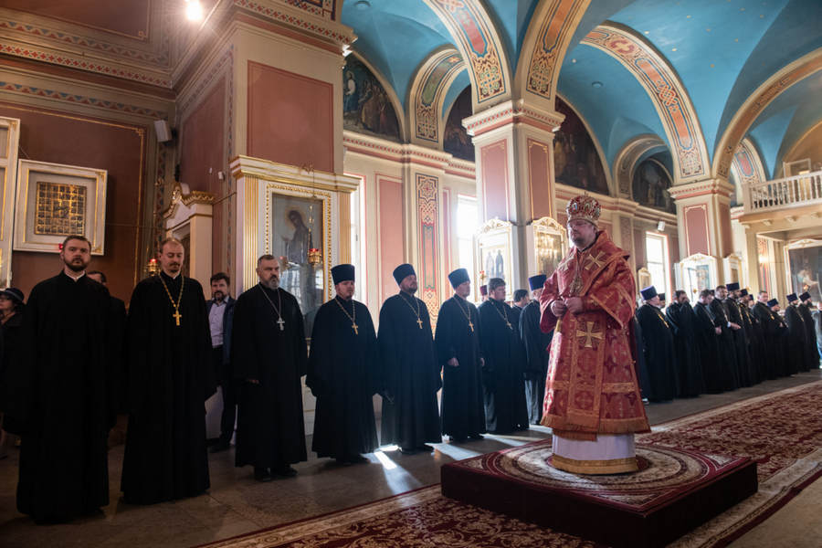 Наместник Коневского монастыря сослужил епископу Выборгскому и Приозерскому Игнатию за Пасхальной вечерней
