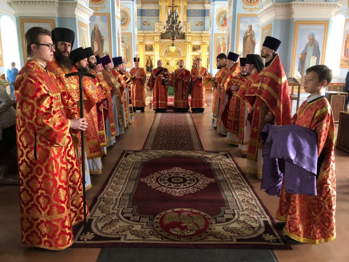 Епископ Выборгский и Приозерский Игнатий возглавил Божественную литургию дня памяти обретения мощей преподобного Арсения Коневского