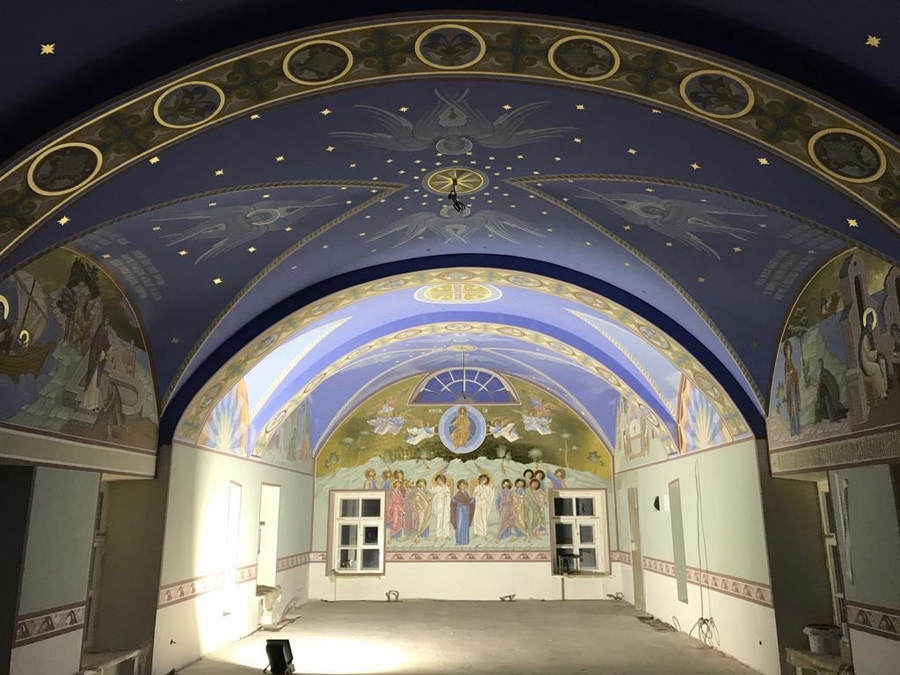 Завершены росписи в Свято-Арсеньевском храме Коневского Рождество-Богородичного монастыря