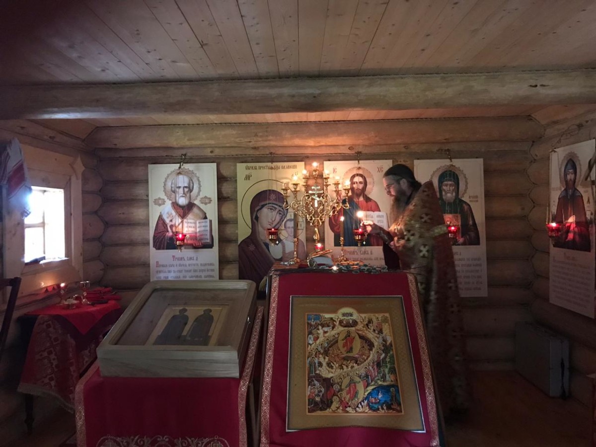 В Борисоглебской часовне на Коневце совершена Божественная литургия