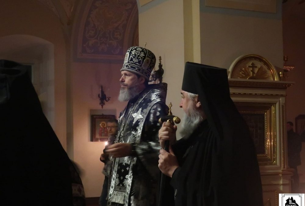 Епископ Выборгский и Приозерский Варнава совершил чин Погребения Плащаницы Господа в Коневской обители